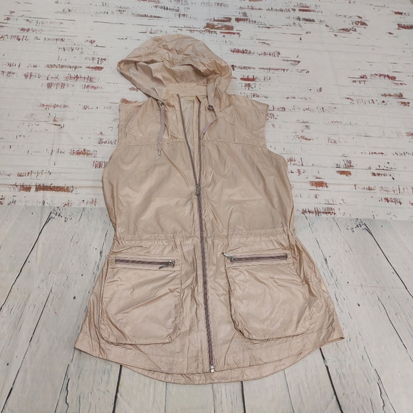 Athleta lightweight nylon pink vest - Picture 2 of 8